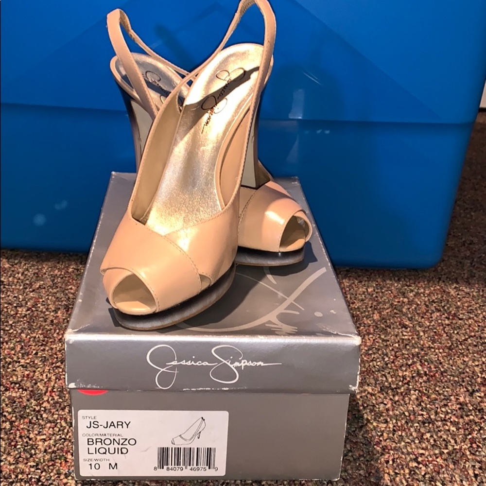 📍MAKE ME AN OFFER.. cleaning out my closets Peep toe Jessica Simpson heel